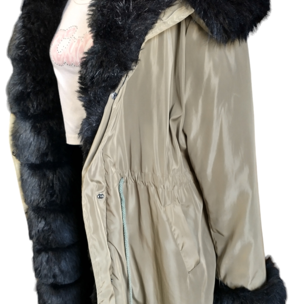 Roiii Winter Coat Luxury Women's (Faux Fur) Hooded Long Jacket. (Size/ M) - Picture 9 of 15